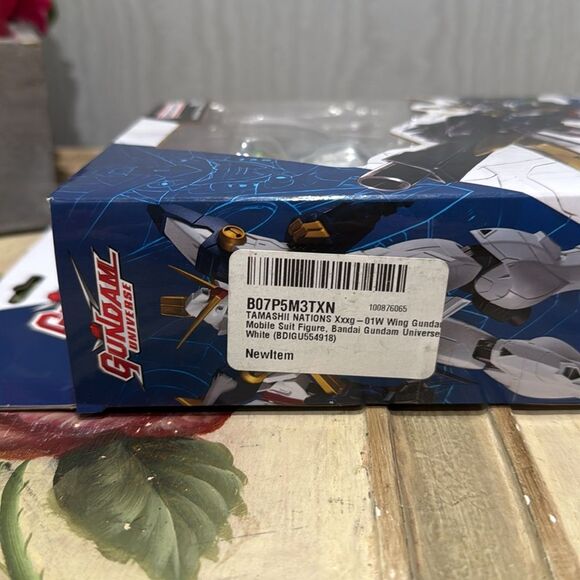 Bandai Namco XXXG-01W Wing Gundam GU-02 Gundam Universe Figure New in Box NWT - Picture 5 of 10